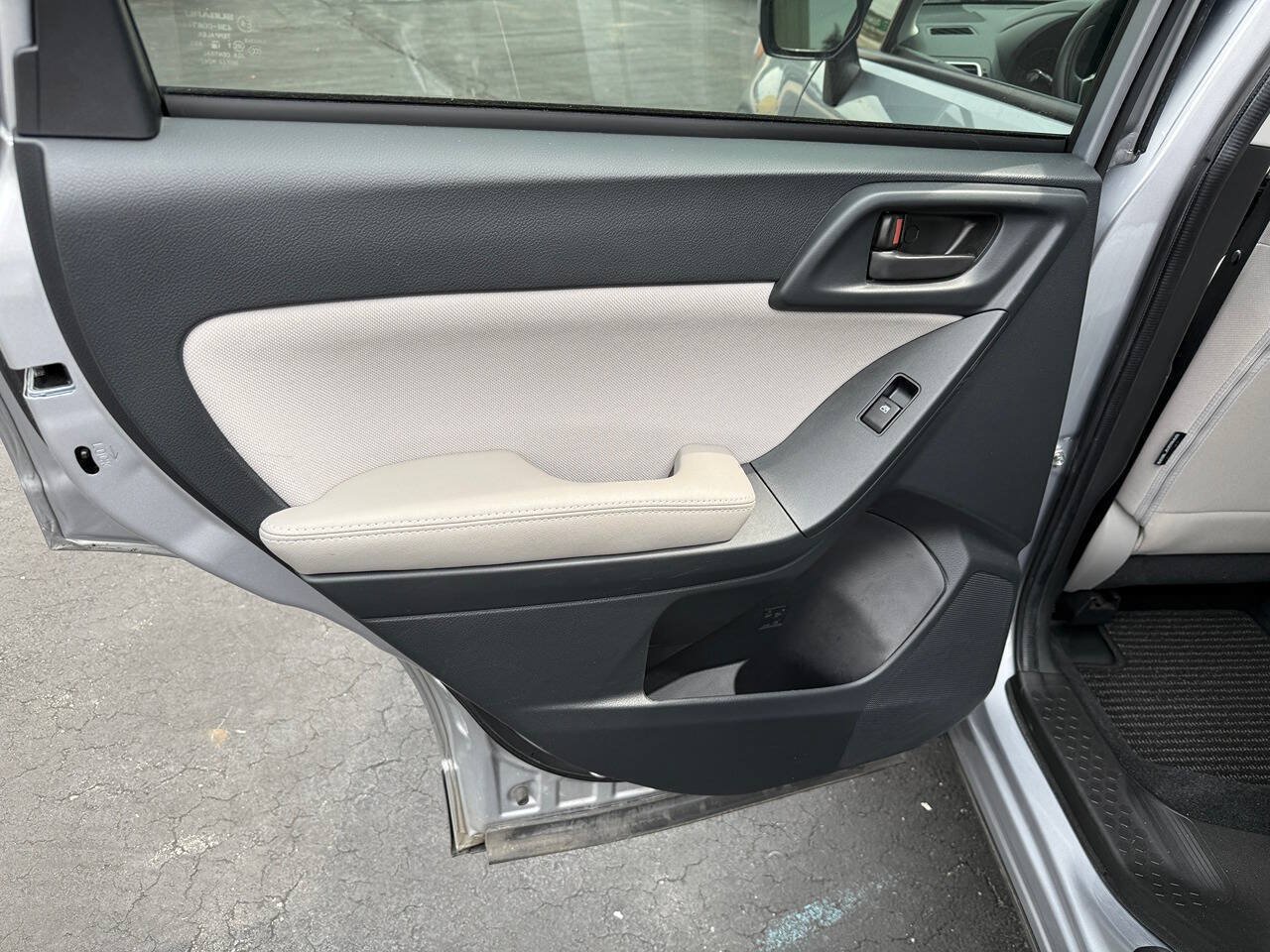 Used 2016 Subaru Forester 2.5i Premium w/ Protection Package #1 AWD/4WD image 25
