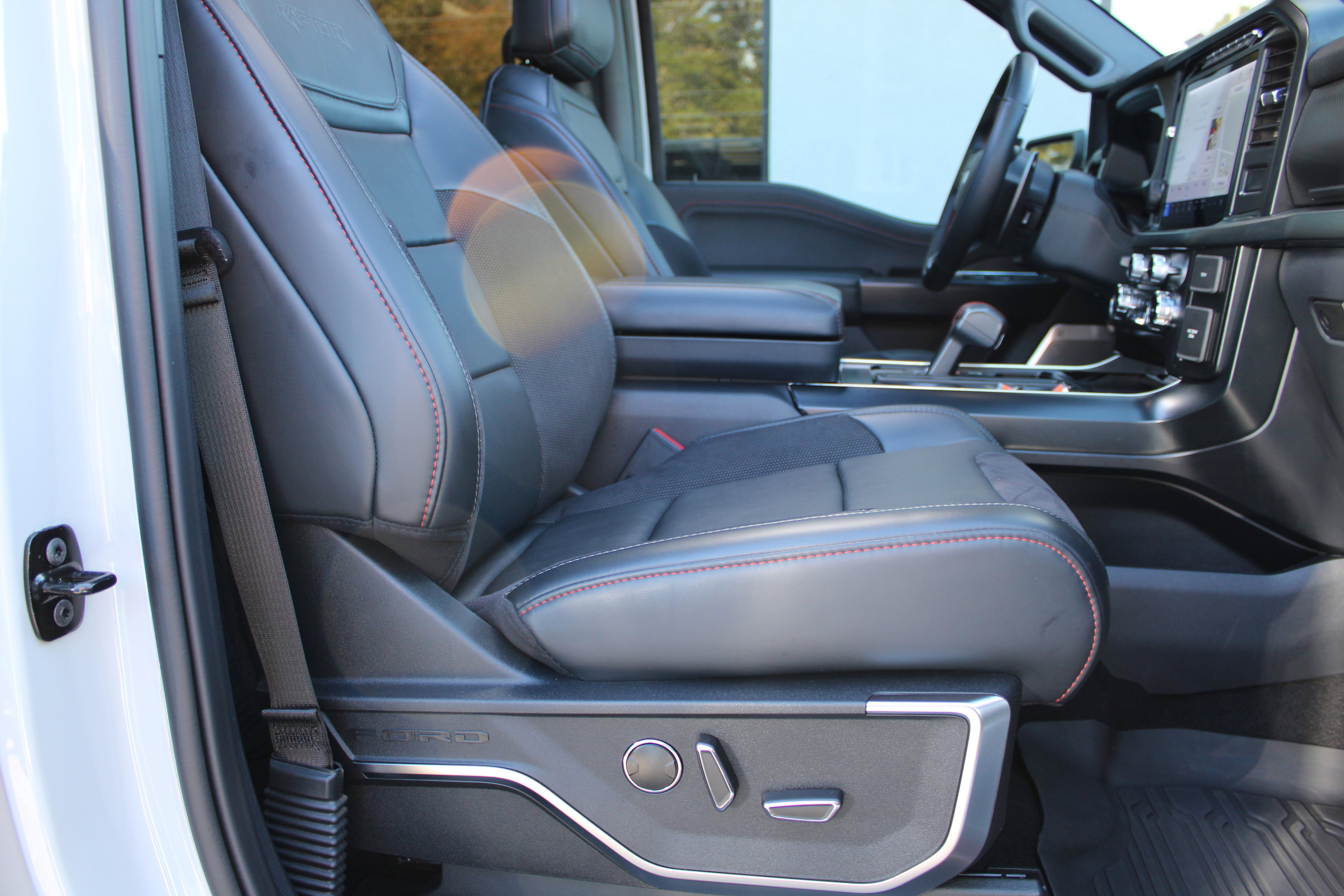 Used 2024 Ford F150 Raptor image 17