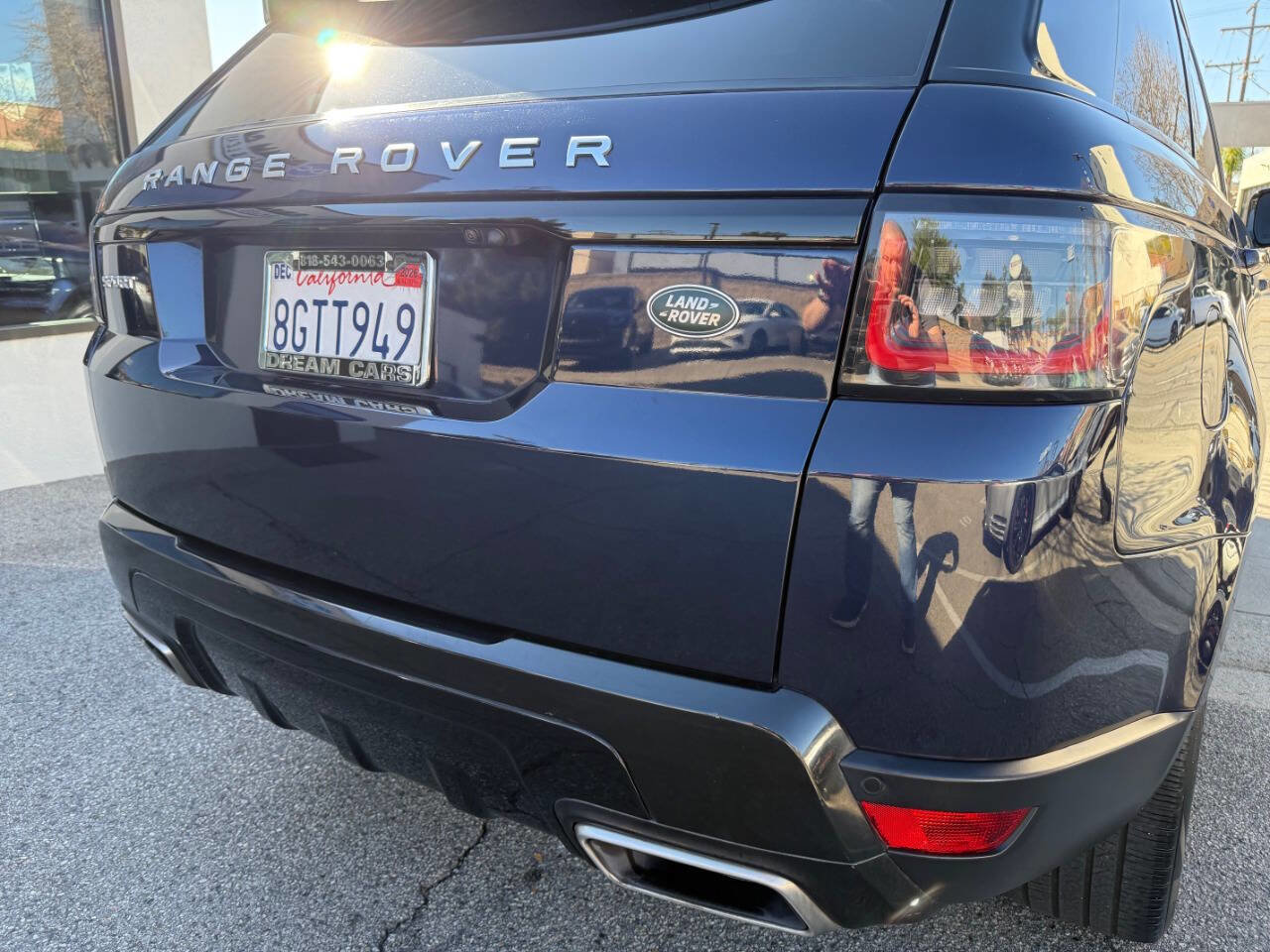 Used 2019 Land Rover Range Rover Sport SE image 18