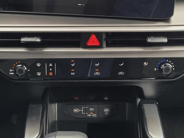New 2026 Kia Sorento LX FWD image 16