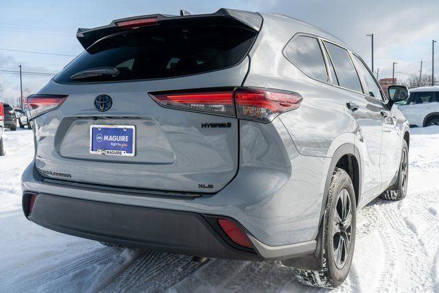 Used 2024 Toyota Highlander XLE image 6