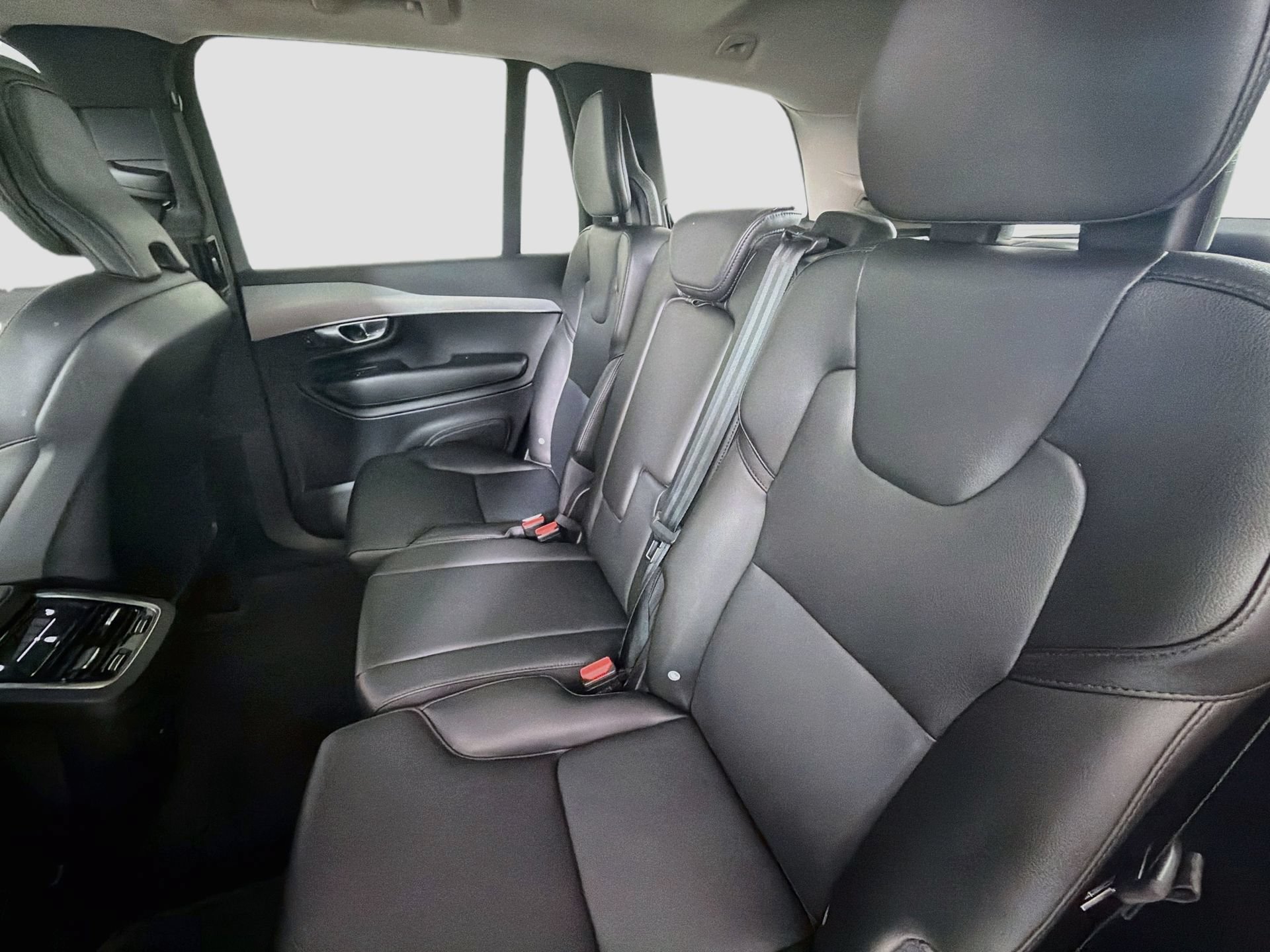 Certified 2023 Volvo XC90 B5 Core w/ Protection Package Premier AWD/4WD image 25