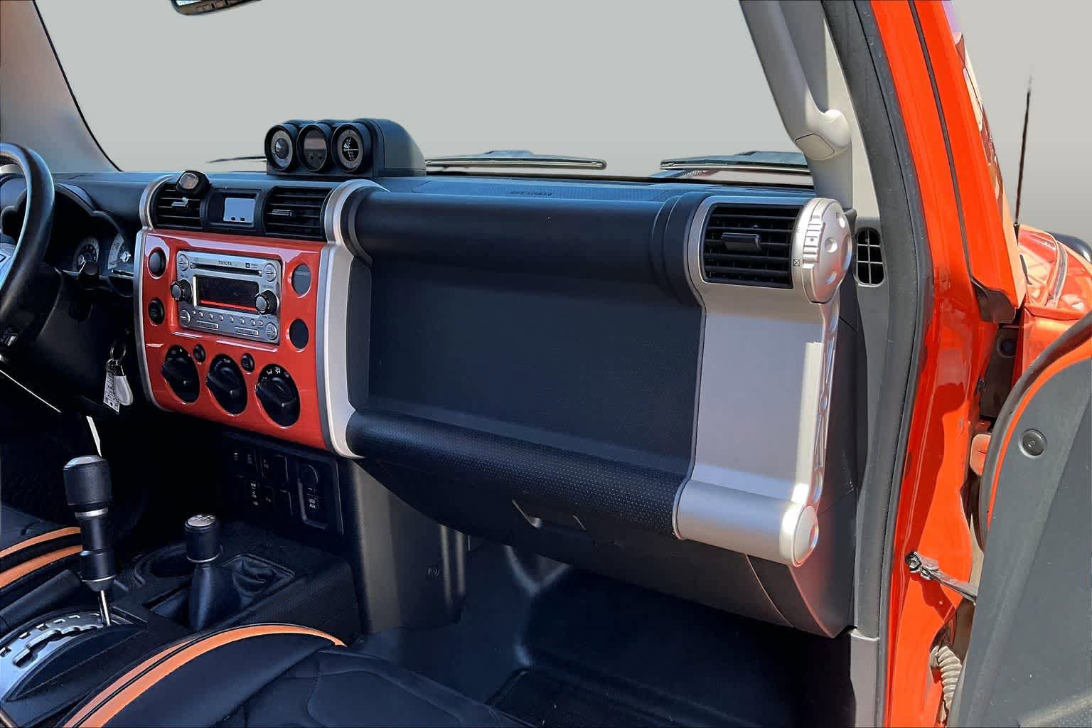 Used 2014 Toyota FJ Cruiser 4WD w/ Upgrade Package image 17