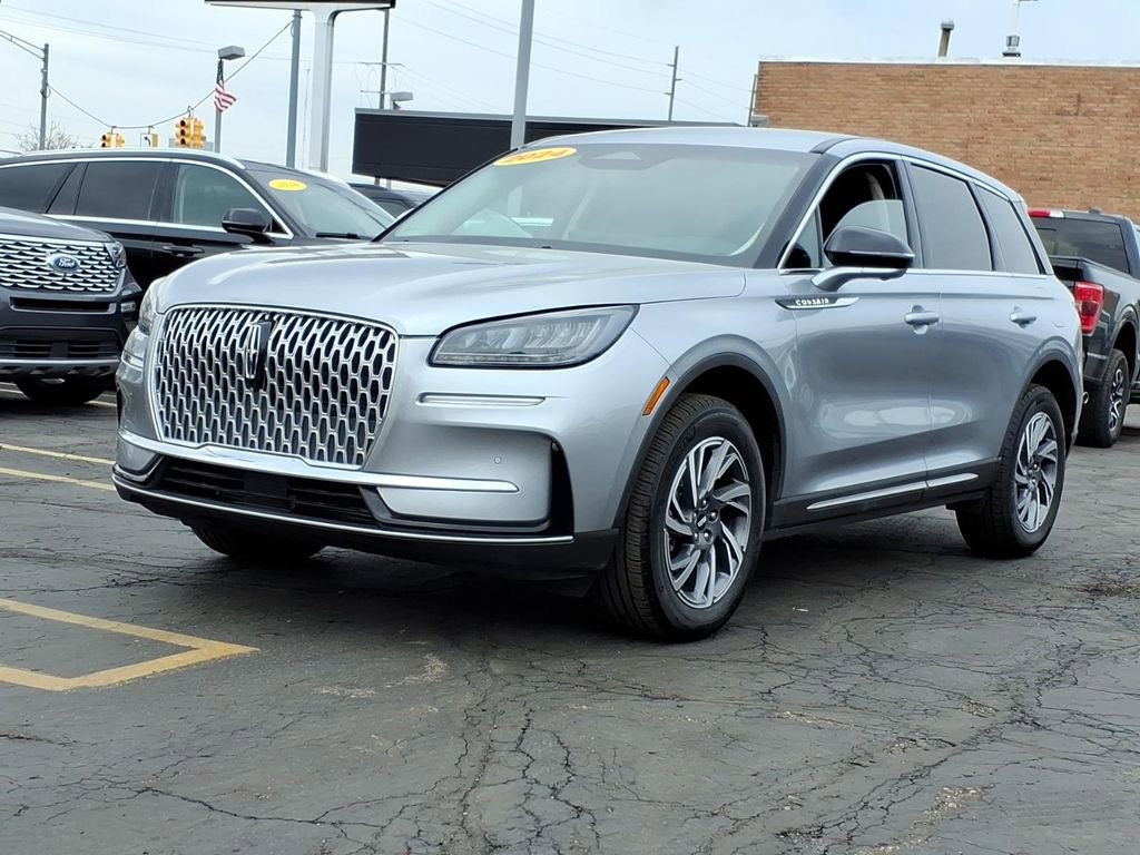 Used 2024 Lincoln Corsair AWD w/ Equipment Group 101A image 3