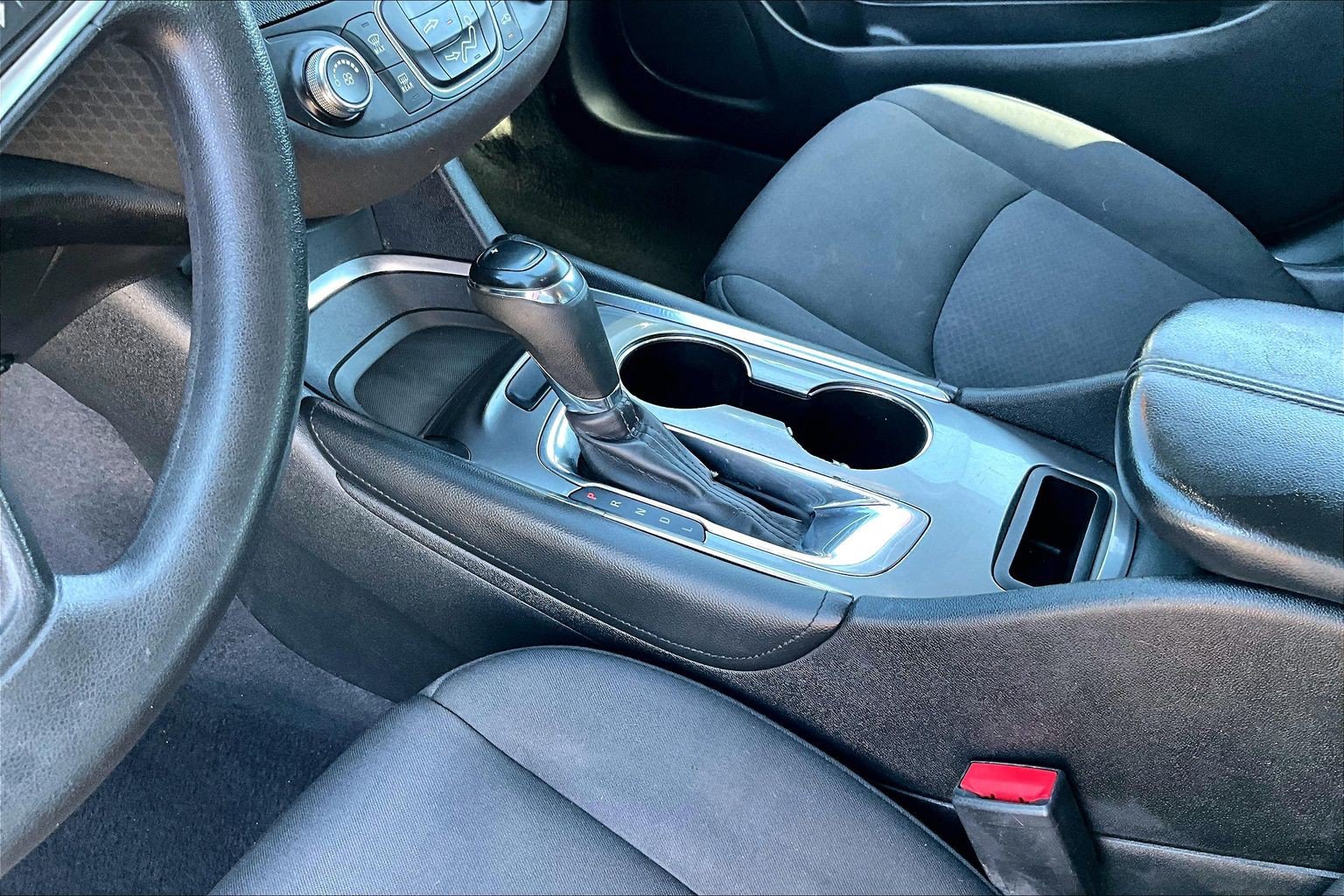 Used 2018 Chevrolet Malibu LT FWD image 13
