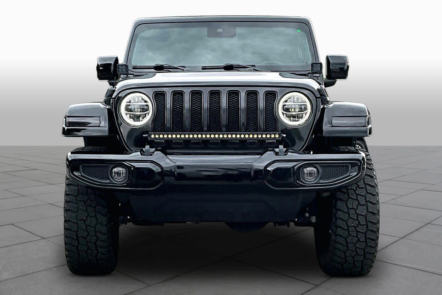 Used 2021 Jeep Wrangler Unlimited Sahara AWD/4WD image 3