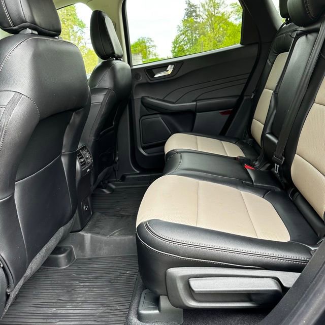 Used 2022 Ford Escape Titanium w/ Titanium Premium Package image 16
