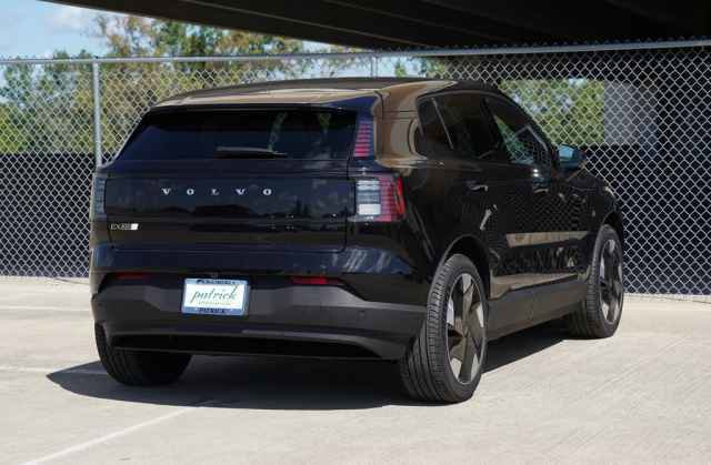 New 2025 Volvo EX30 Plus w/ Protection Package Premier image 4