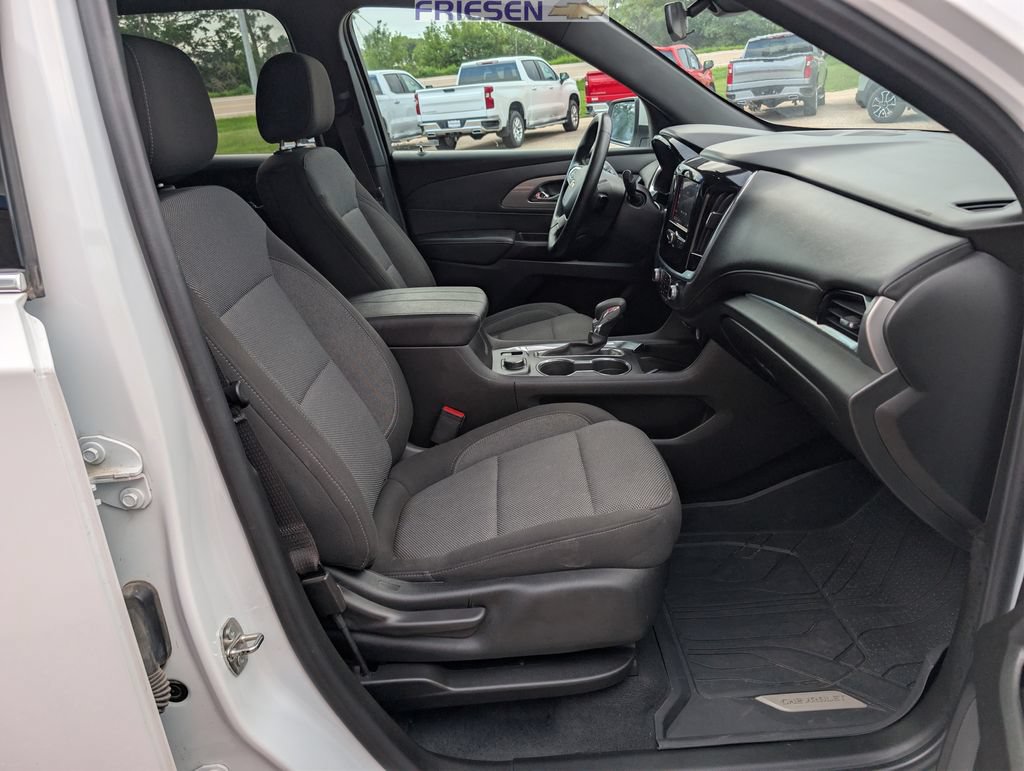 Used 2023 Chevrolet Traverse LT w/ LPO, Floor Liner Package AWD/4WD image 25