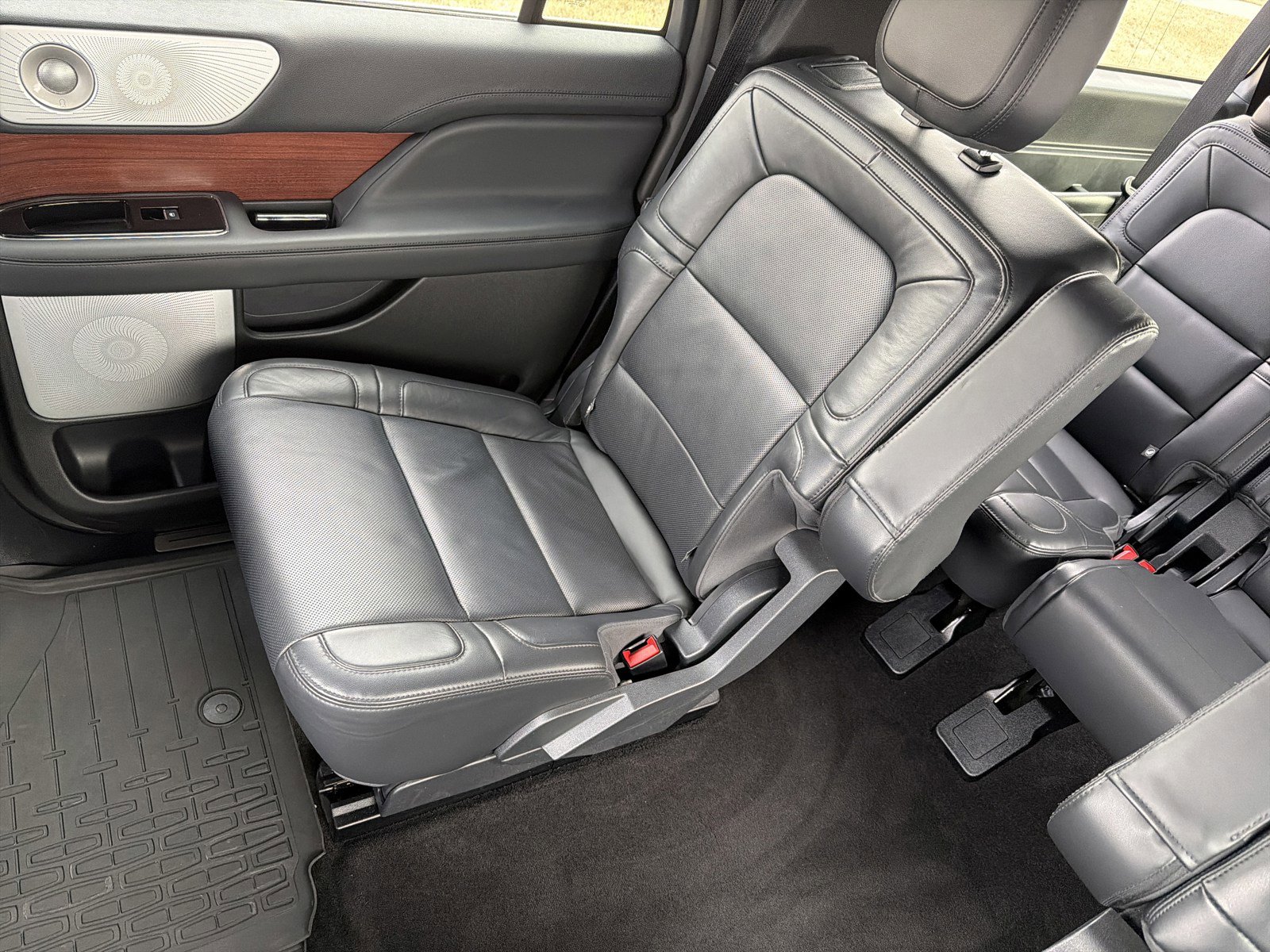 Used 2024 Lincoln Navigator L Reserve image 12