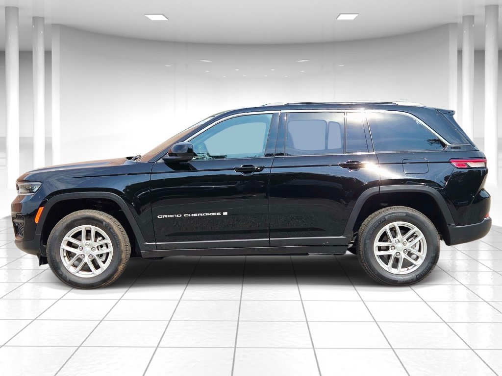 New 2025 Jeep Grand Cherokee Laredo X w/ Luxury Tech Group I AWD/4WD image 6
