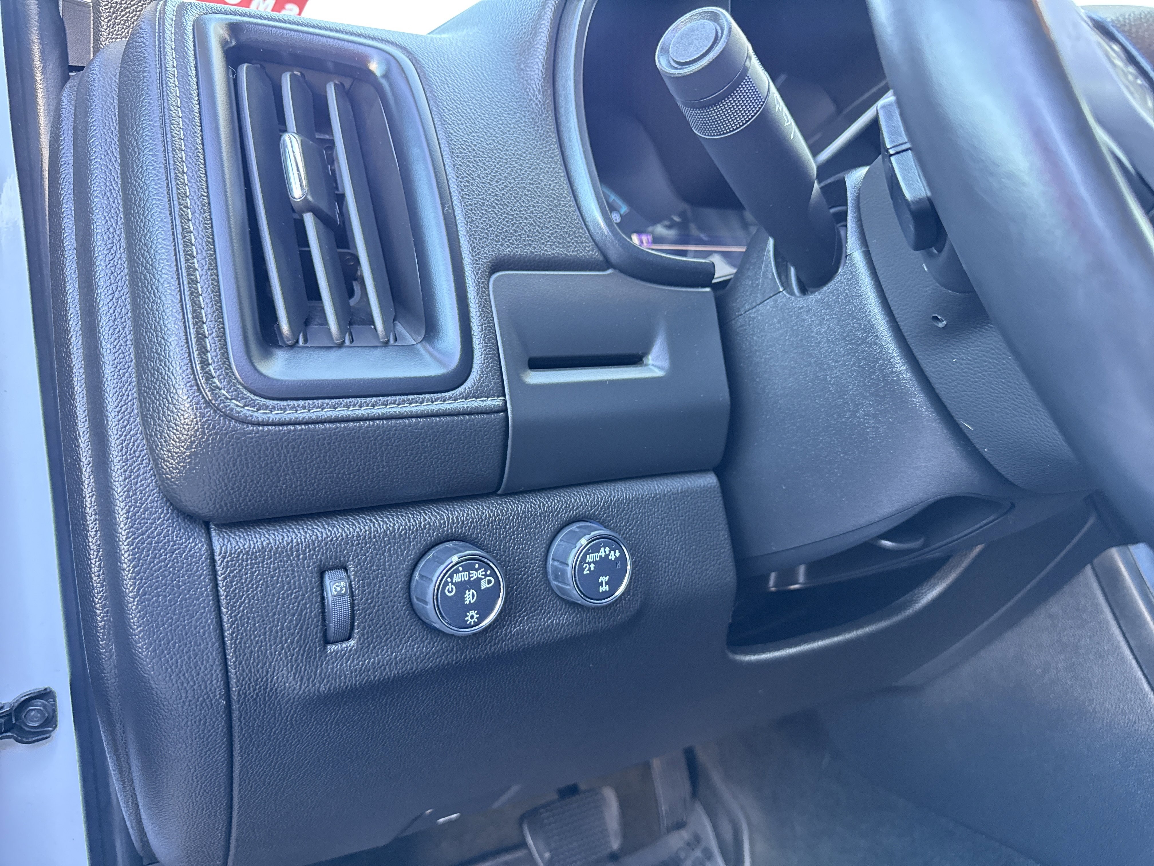 Used 2017 GMC Canyon SLT w/ Driver Alert Package image 25