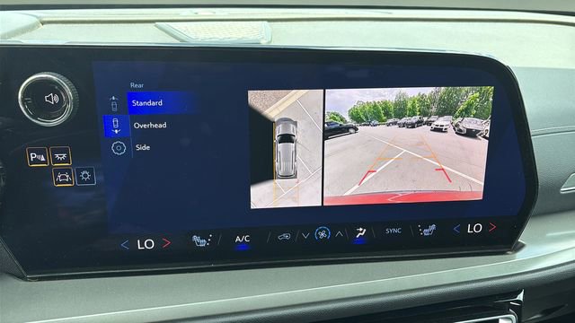 Used 2024 Chevrolet Traverse LT w/ Enhanced Driving Package FWD image 25