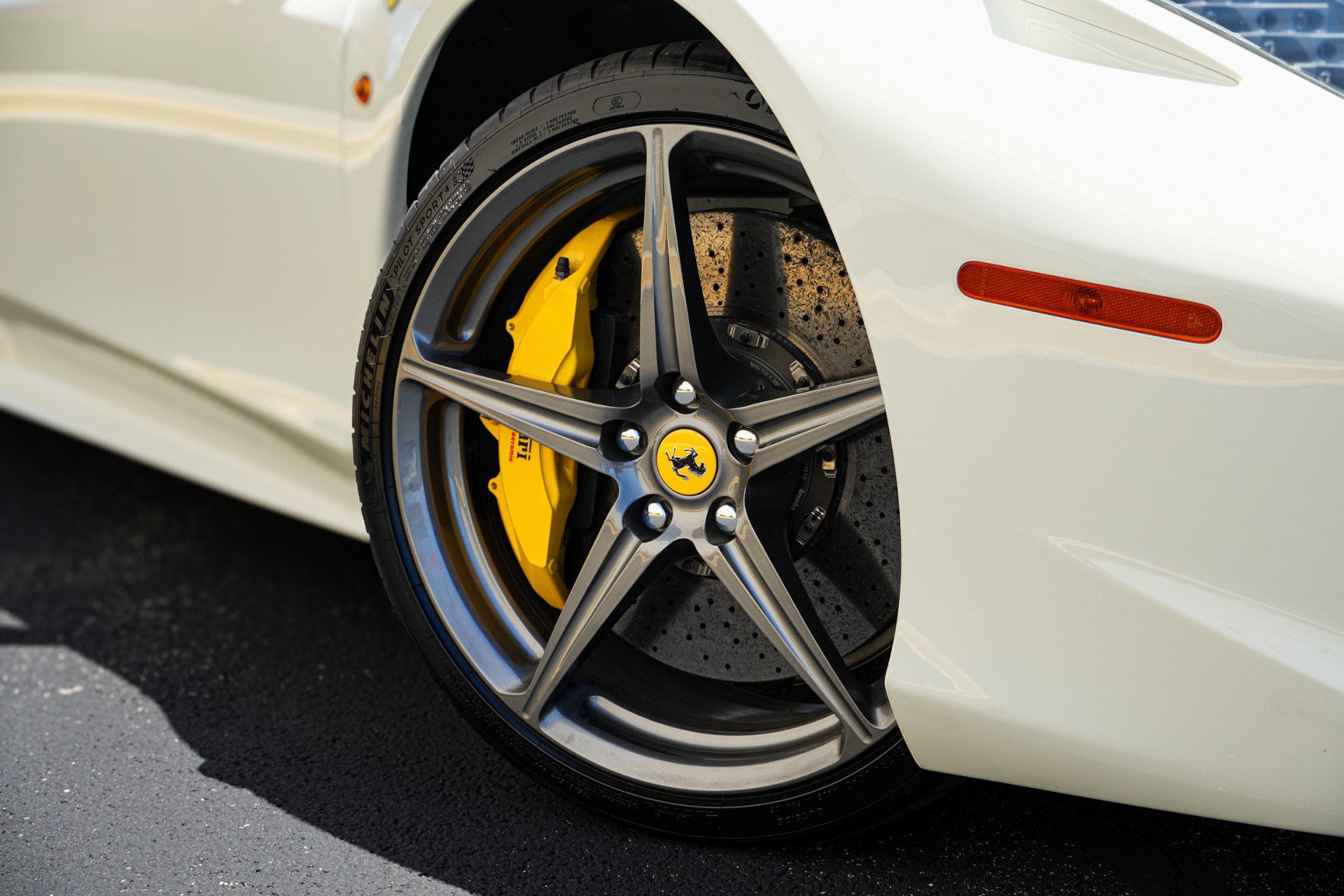 Used 2013 Ferrari 458 Spider RWD image 2