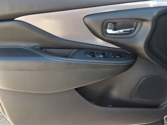 Used 2022 Nissan Murano SV AWD/4WD image 14