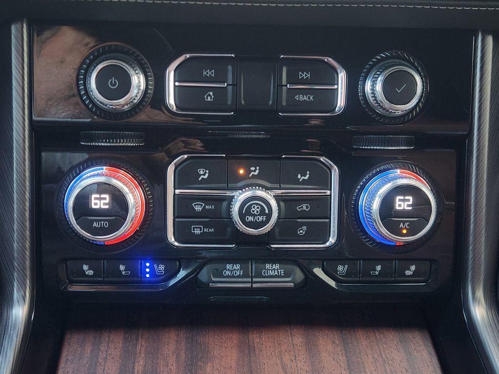Used 2023 GMC Yukon XL Denali Ultimate image 18