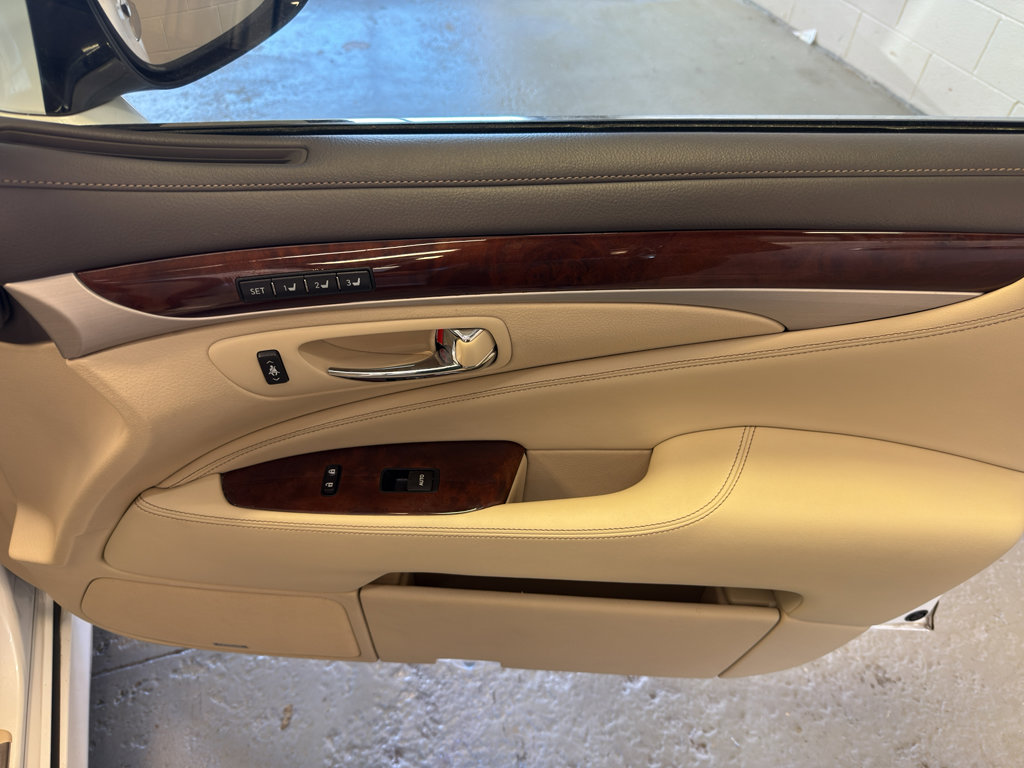 Used 2015 Lexus LS 460 w/ Comfort Package image 20