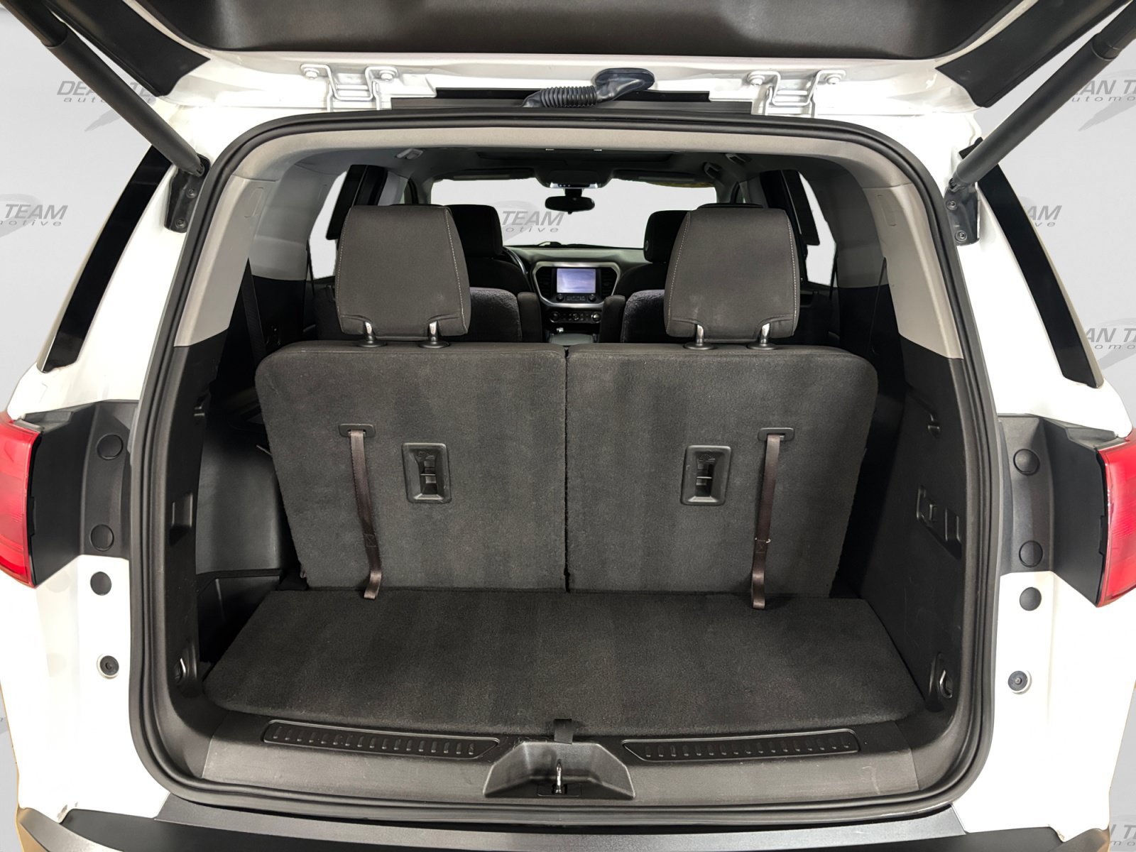 Used 2019 GMC Acadia SLE FWD image 18
