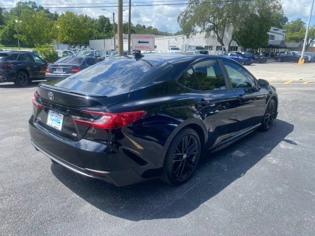 Used 2025 Toyota Camry SE FWD image 6
