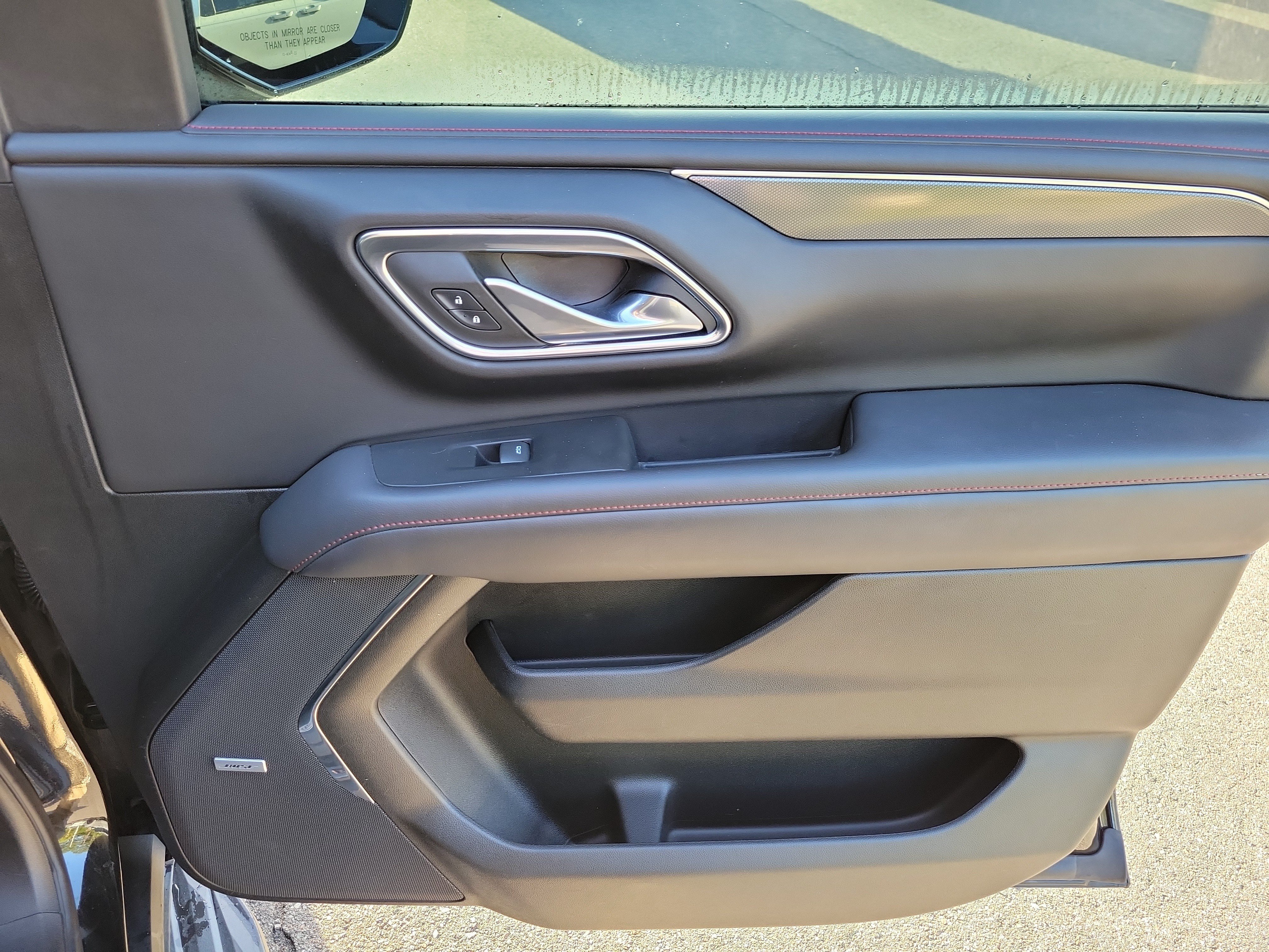 Used 2023 Chevrolet Suburban RST RWD image 9