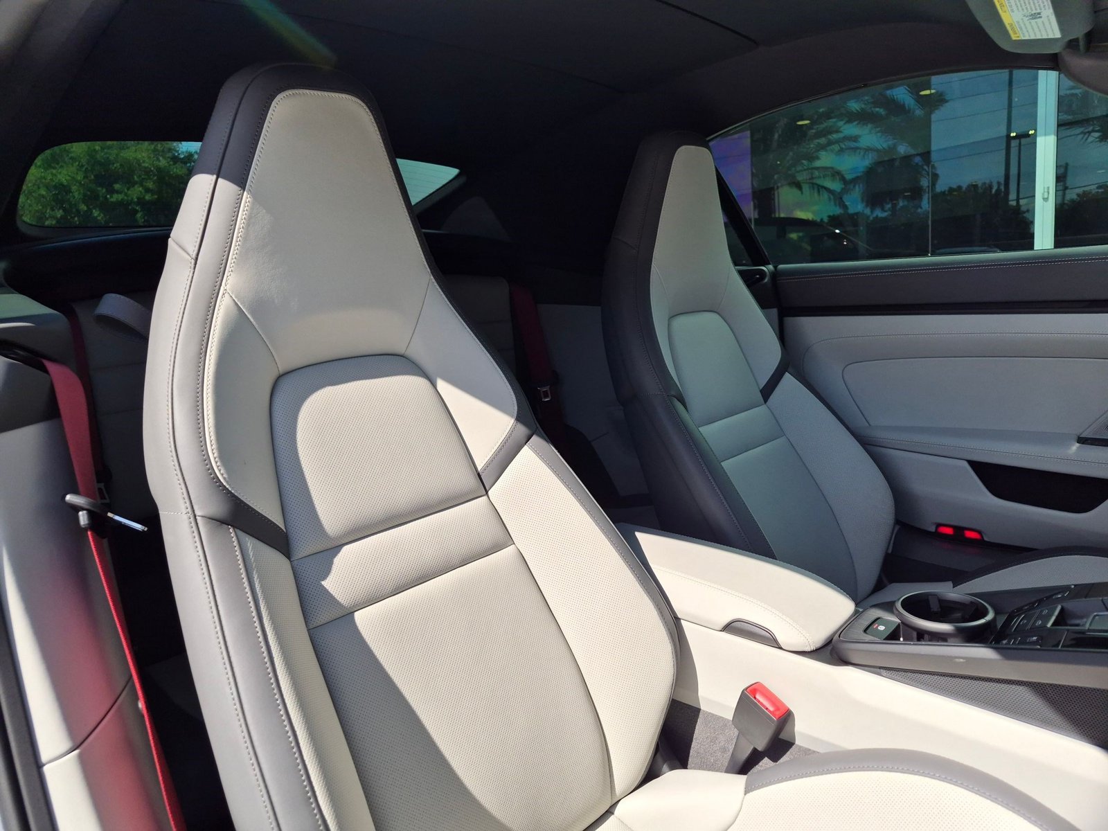 Certified 2025 Porsche 911 Carrera GTS RWD image 26