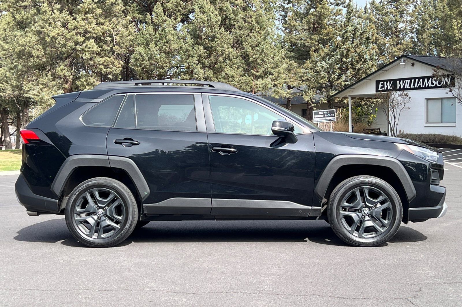 Used 2024 Toyota RAV4 Adventure image 3