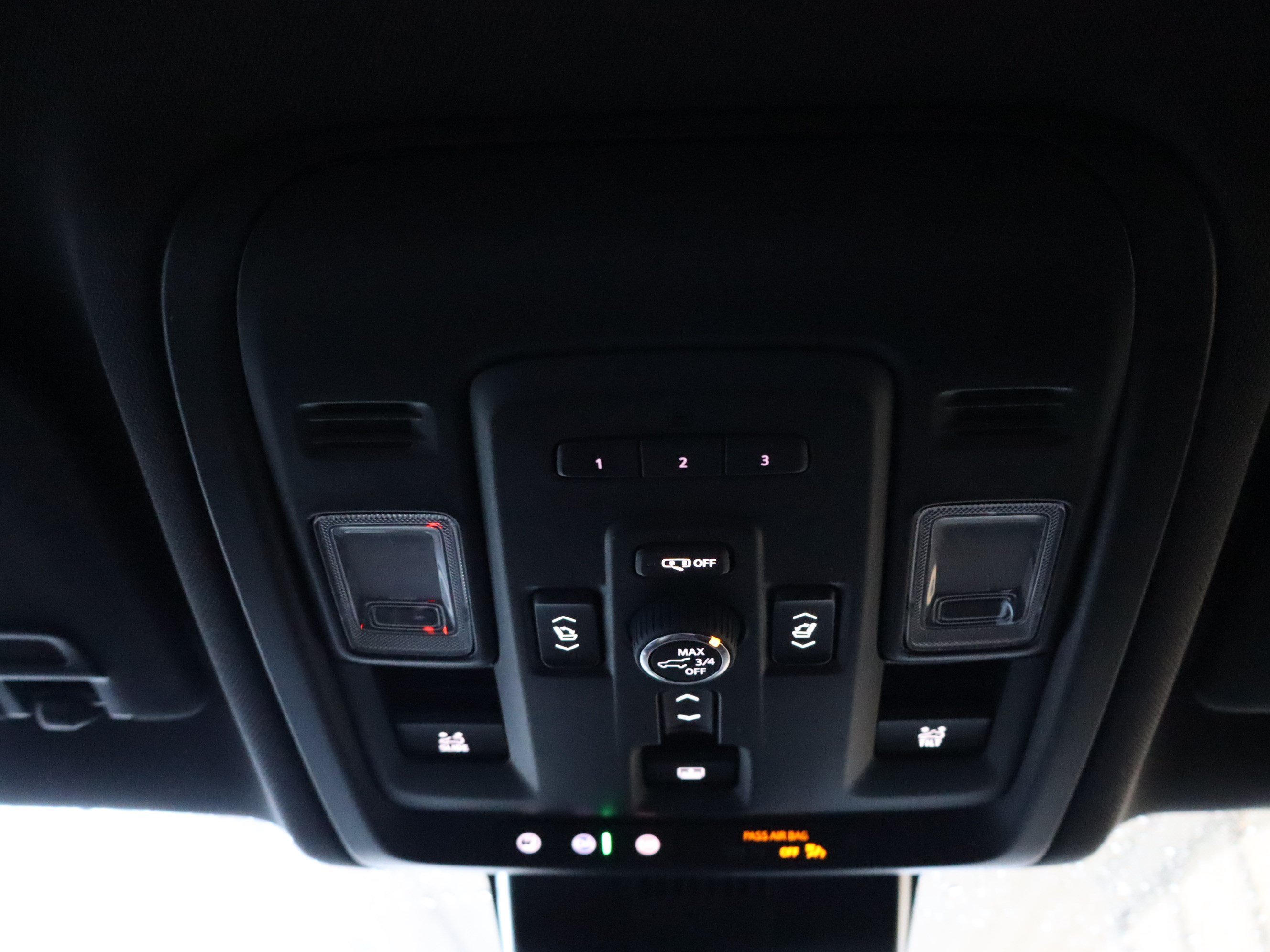 Used 2024 Chevrolet Tahoe Premier AWD/4WD image 32