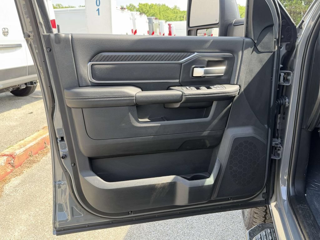 New 2026 RAM 2500 Big Horn AWD/4WD image 12