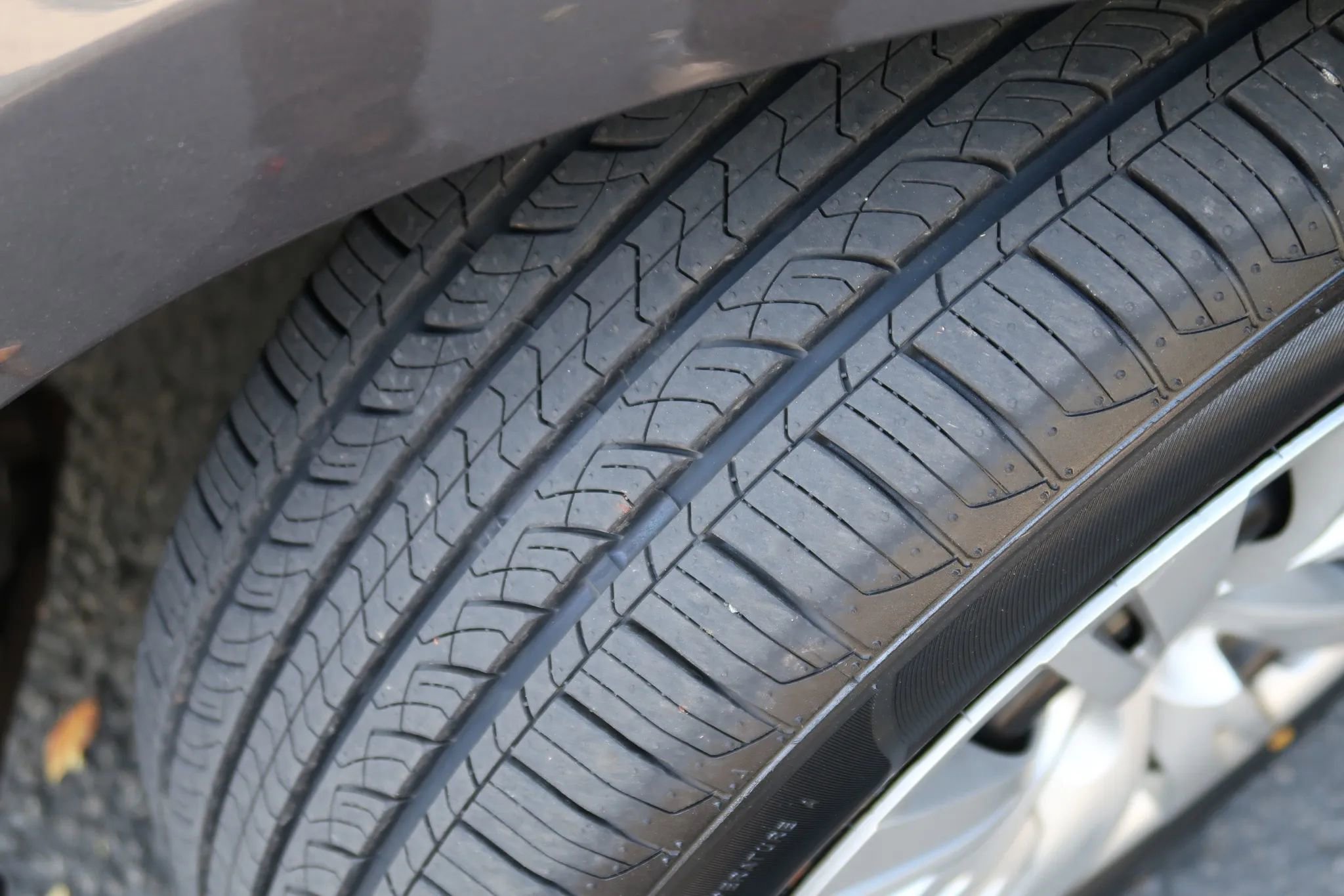 Used 2012 Toyota Camry L image 9