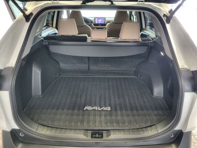 Used 2024 Toyota RAV4 LE AWD/4WD image 23
