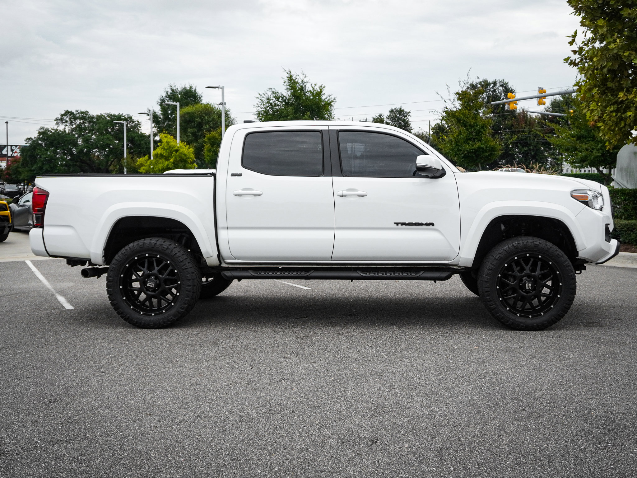 Used 2022 Toyota Tacoma SR5 w/ Technology Package RWD image 11