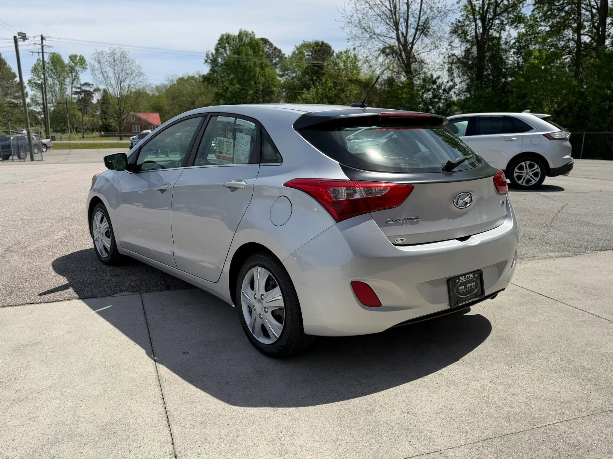 Used 2017 Hyundai Elantra GT image 9