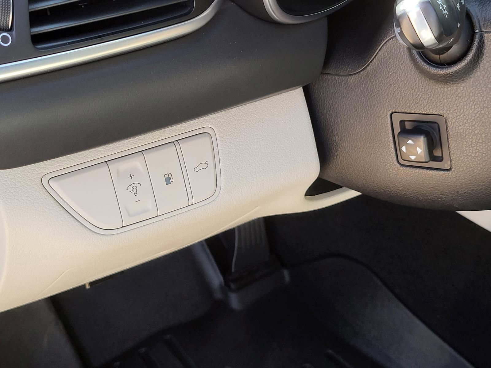 Used 2022 Genesis G70 3.3T image 24