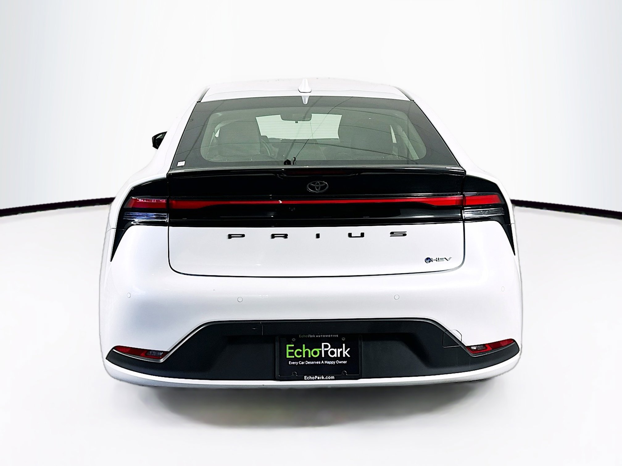 Used 2024 Toyota Prius LE FWD image 7