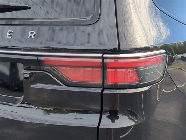 Used 2024 Jeep Wagoneer Series II w/ Flexible Seating Group image 11