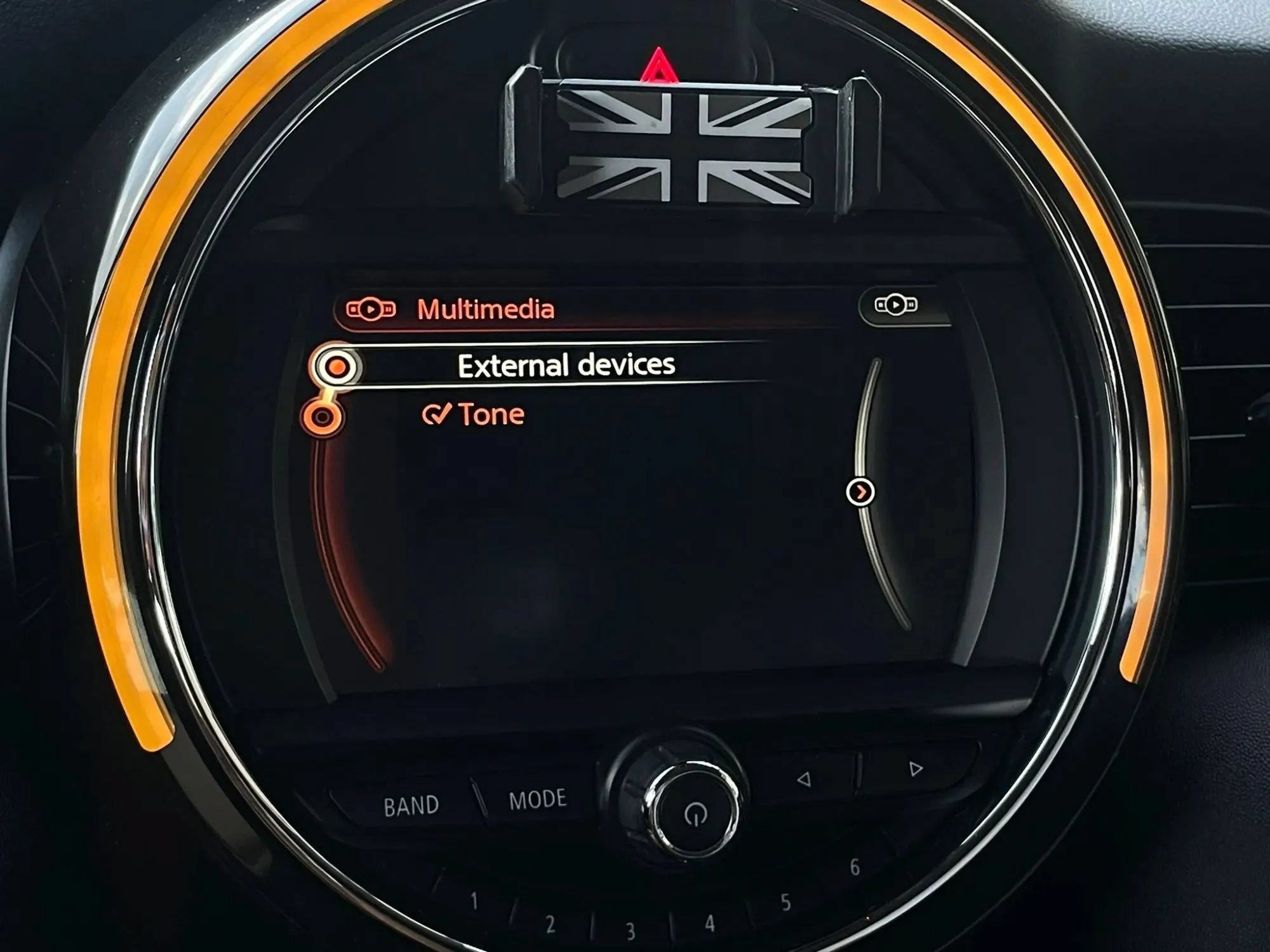Used 2018 MINI Cooper 4-Door Hardtop FWD image 21
