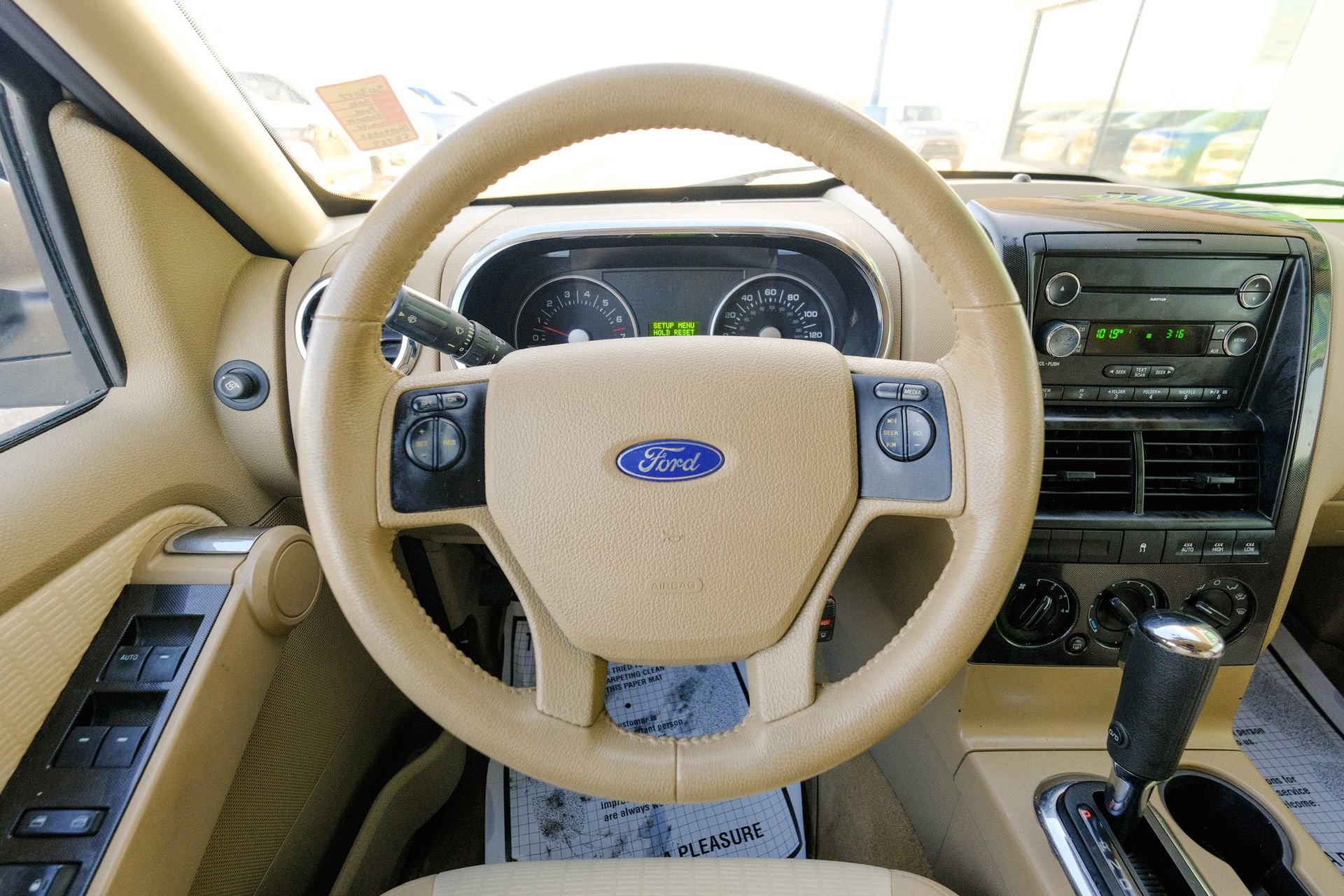 Used 2010 Ford Explorer XLT image 32