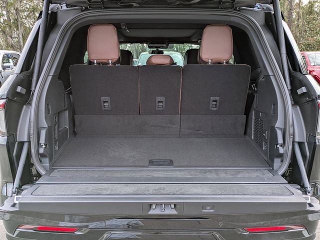 New 2026 Lincoln Navigator Reserve image 12