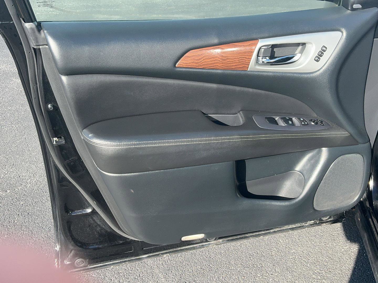 Used 2019 Nissan Pathfinder Platinum image 21