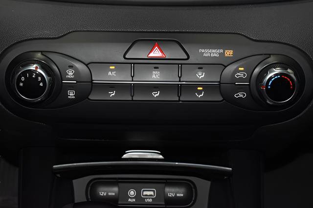 Used 2018 Kia Sorento LX AWD/4WD image 28
