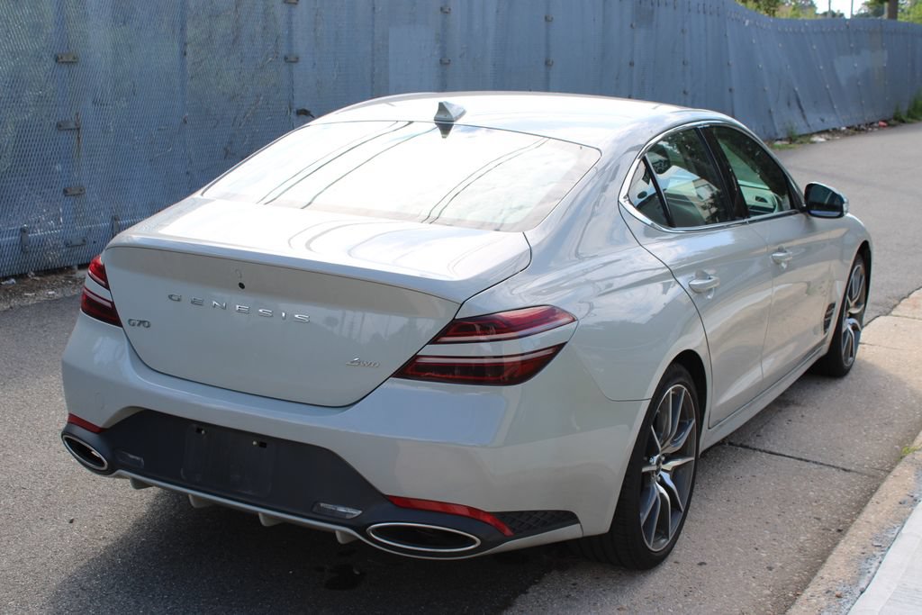 Used 2025 Genesis G70 2.5T image 5
