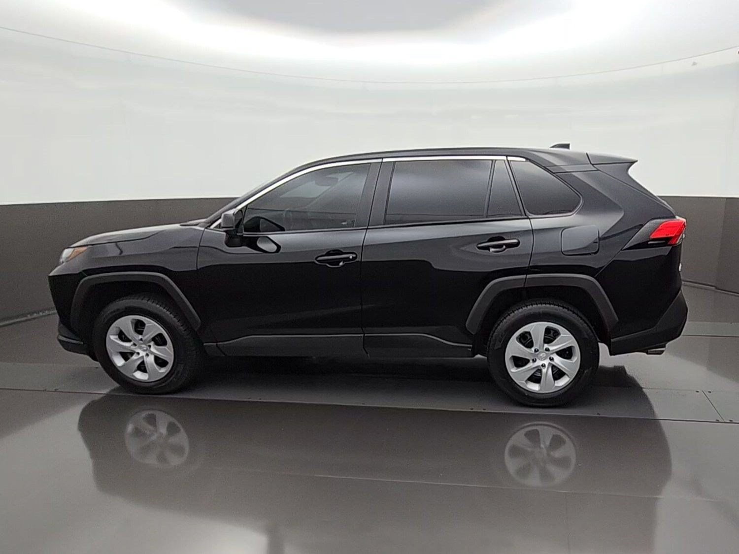 Certified 2025 Toyota RAV4 LE FWD image 6