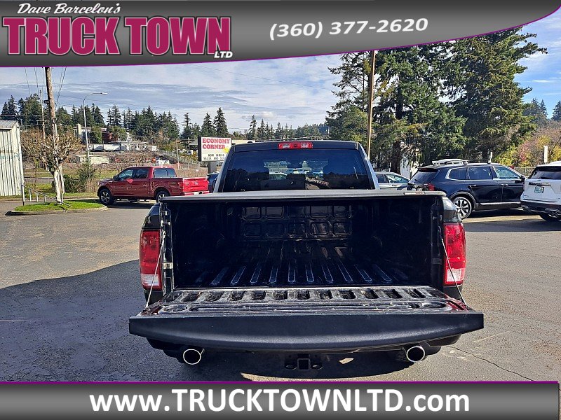 Used 2017 RAM 1500 Express AWD/4WD image 4