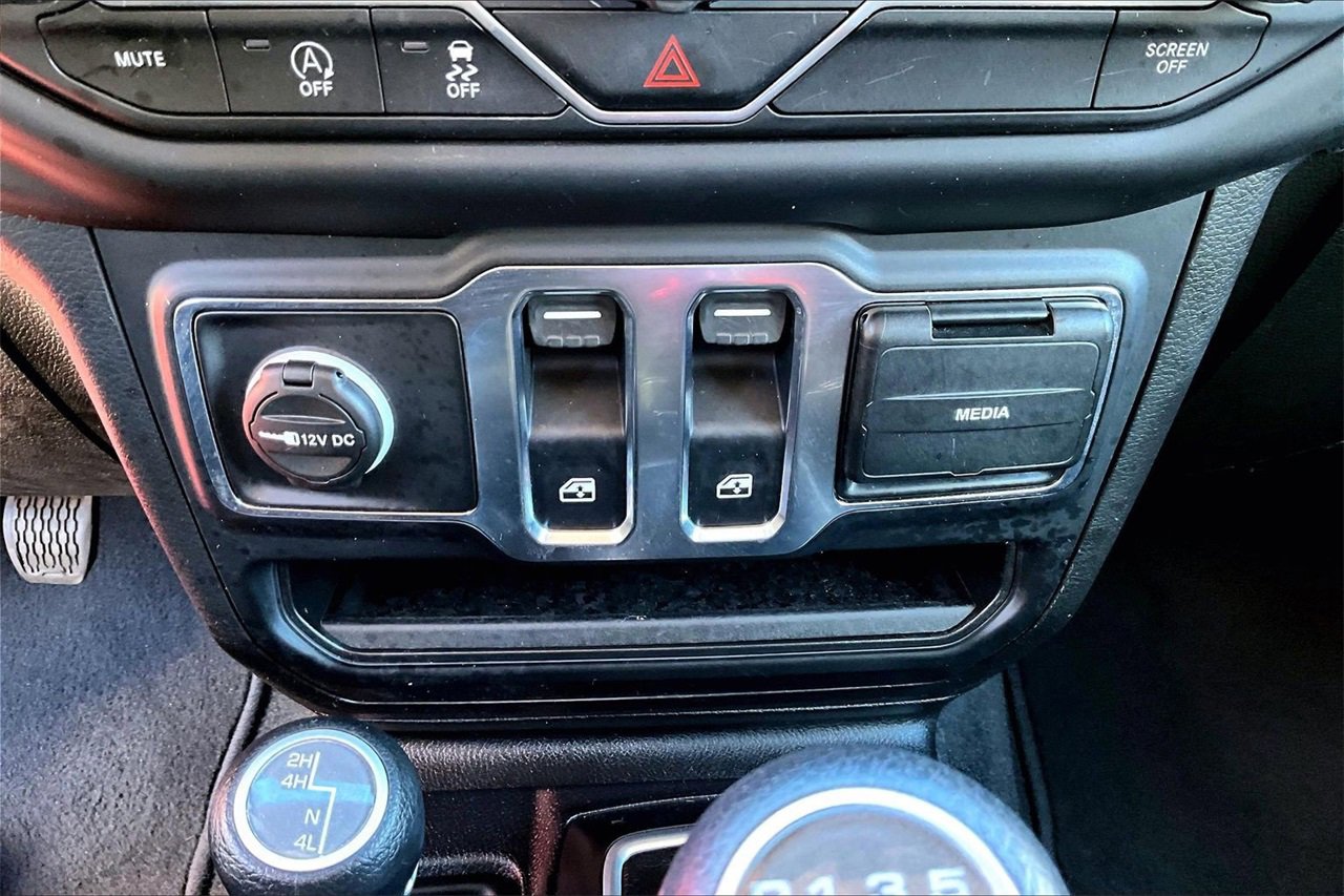 Certified 2020 Jeep Wrangler Sport image 14