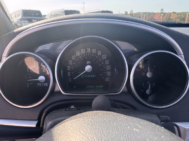 Used 2004 Chevrolet SSR w/ Preferred Equipment Group RWD image 9