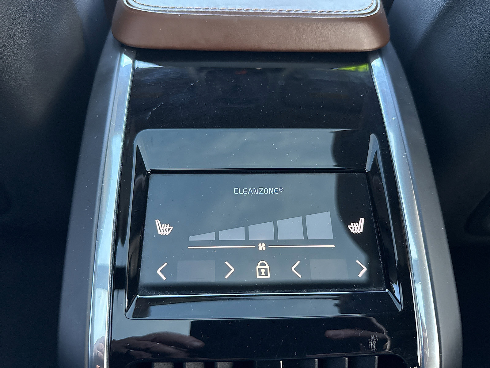 Used 2019 Volvo S90 T6 Inscription w/ Advanced Package AWD/4WD image 49