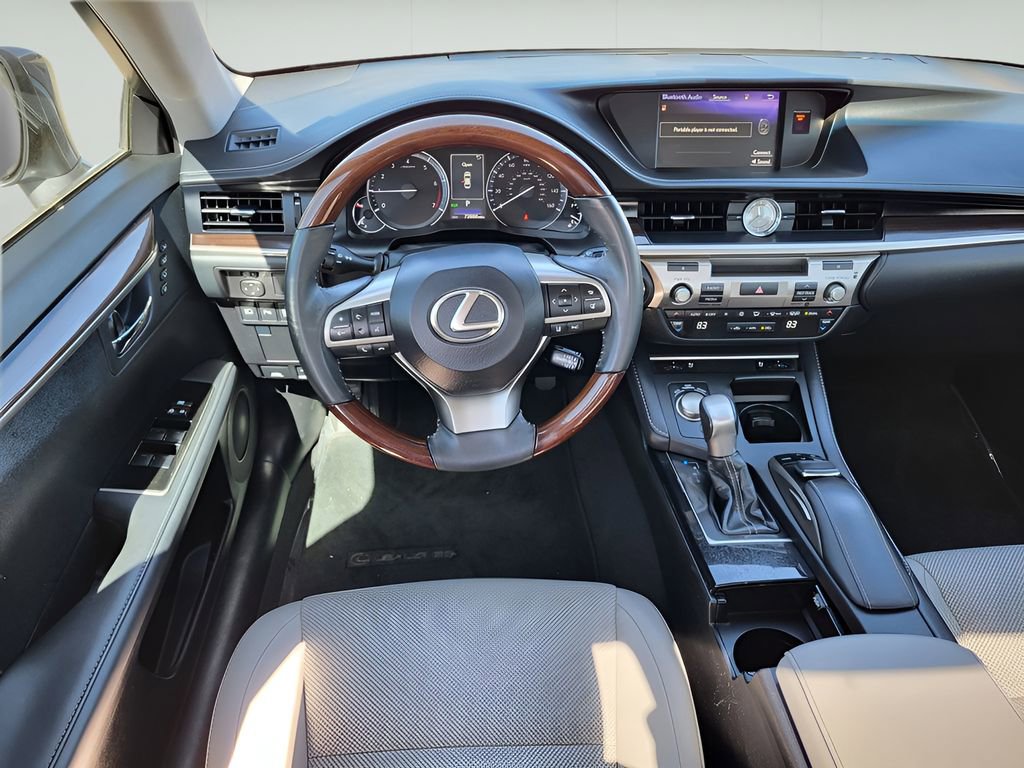 Used 2018 Lexus ES 350 w/ Navigation System Package image 25