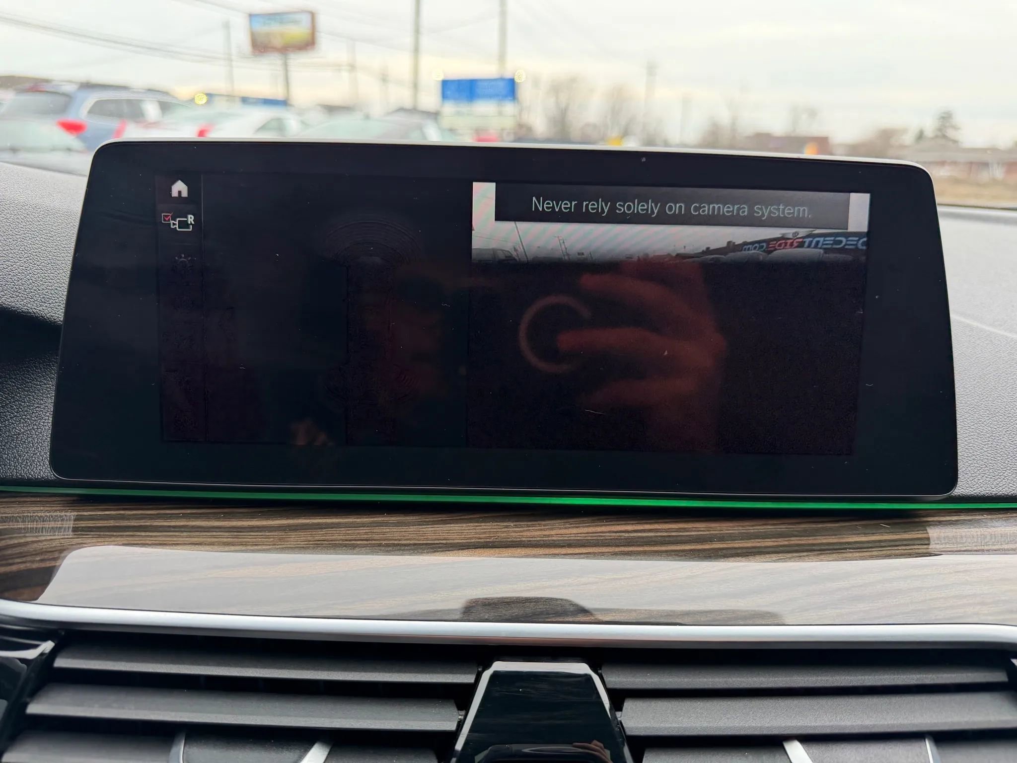 Used 2018 BMW 540i xDrive w/ Premium Package image 19