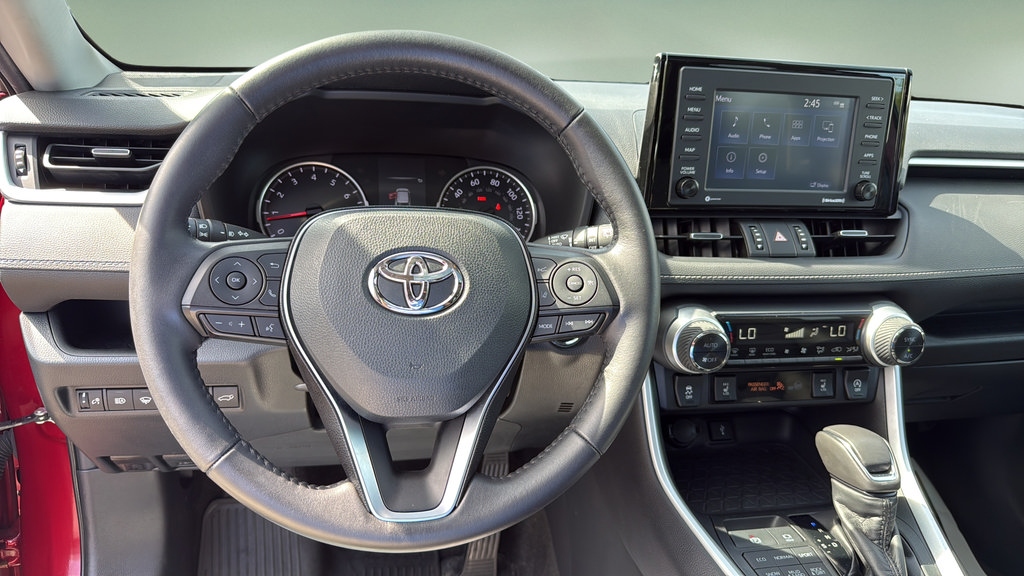 Used 2020 Toyota RAV4 XLE Premium AWD/4WD image 23