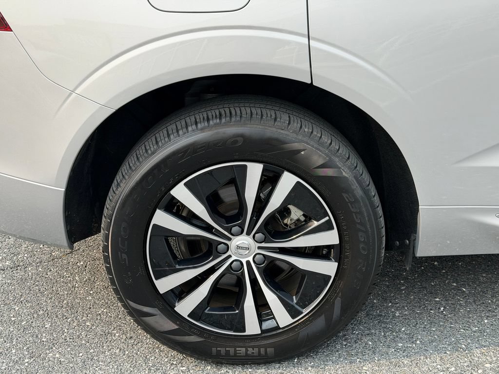 Certified 2023 Volvo XC60 T8 Core AWD/4WD image 12